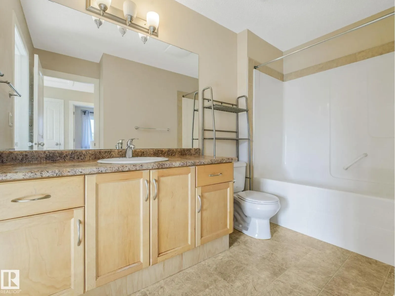 #4 11813 43 ST NW