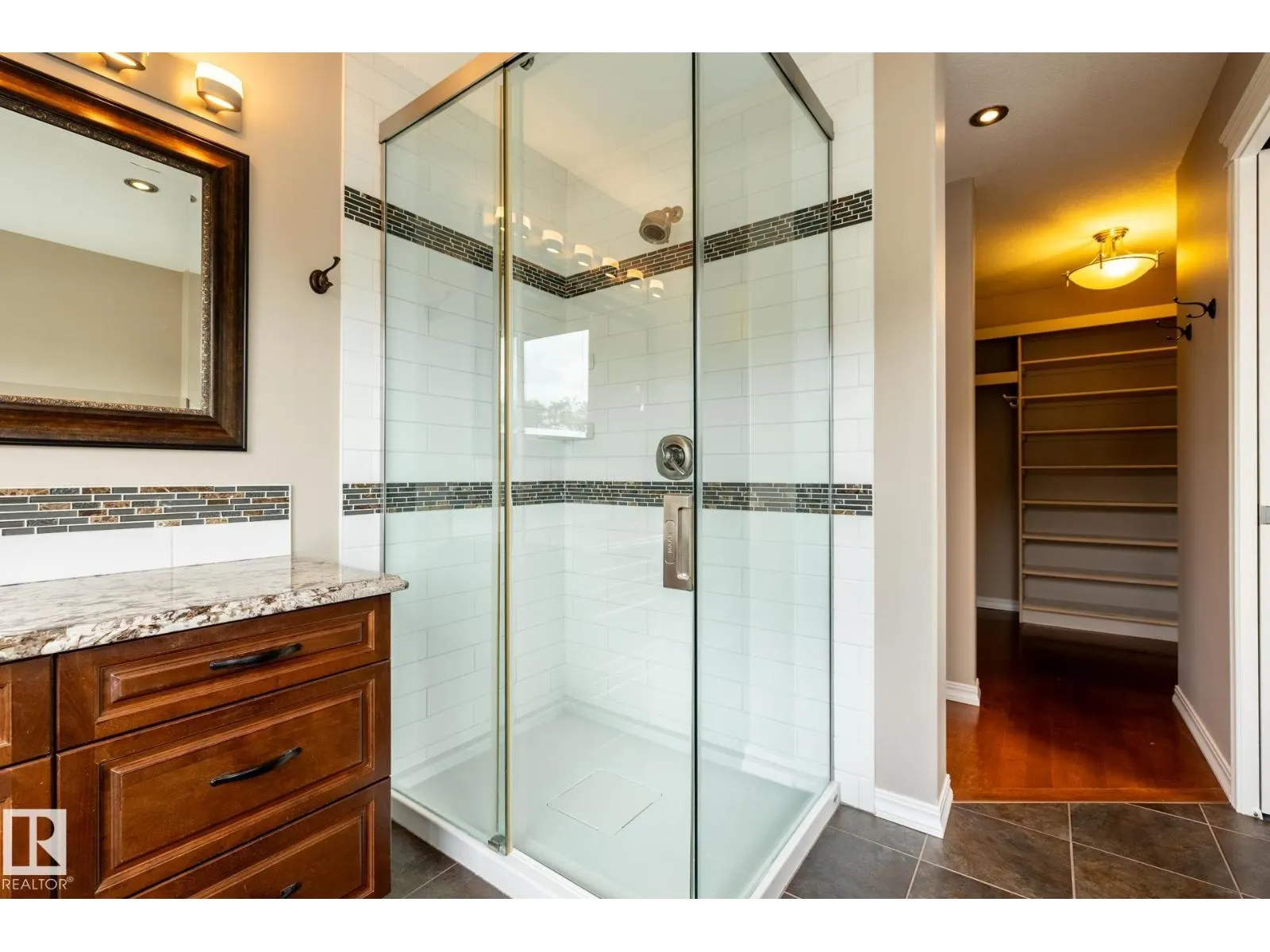 11122 52 ST NW