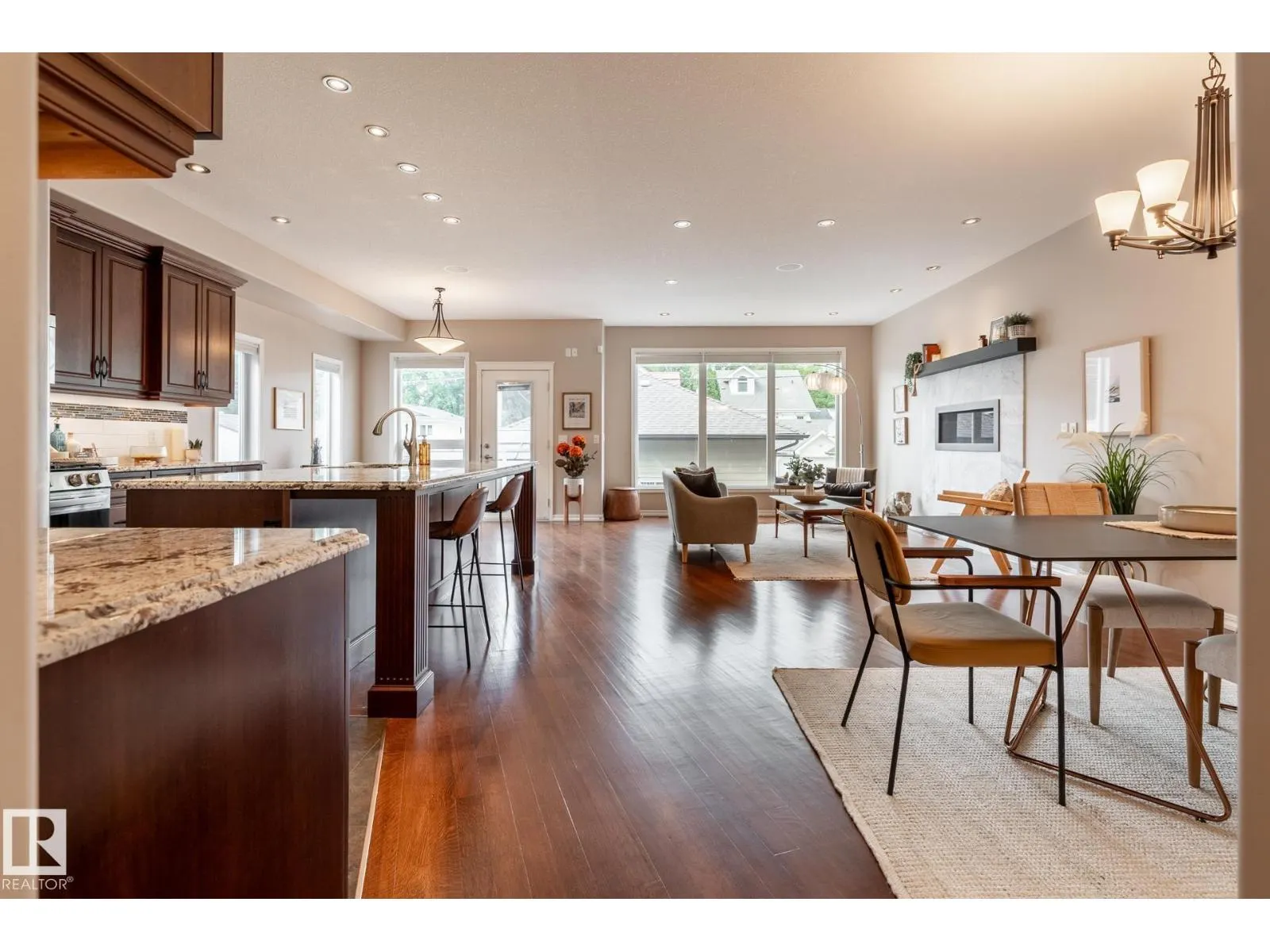 11122 52 ST NW