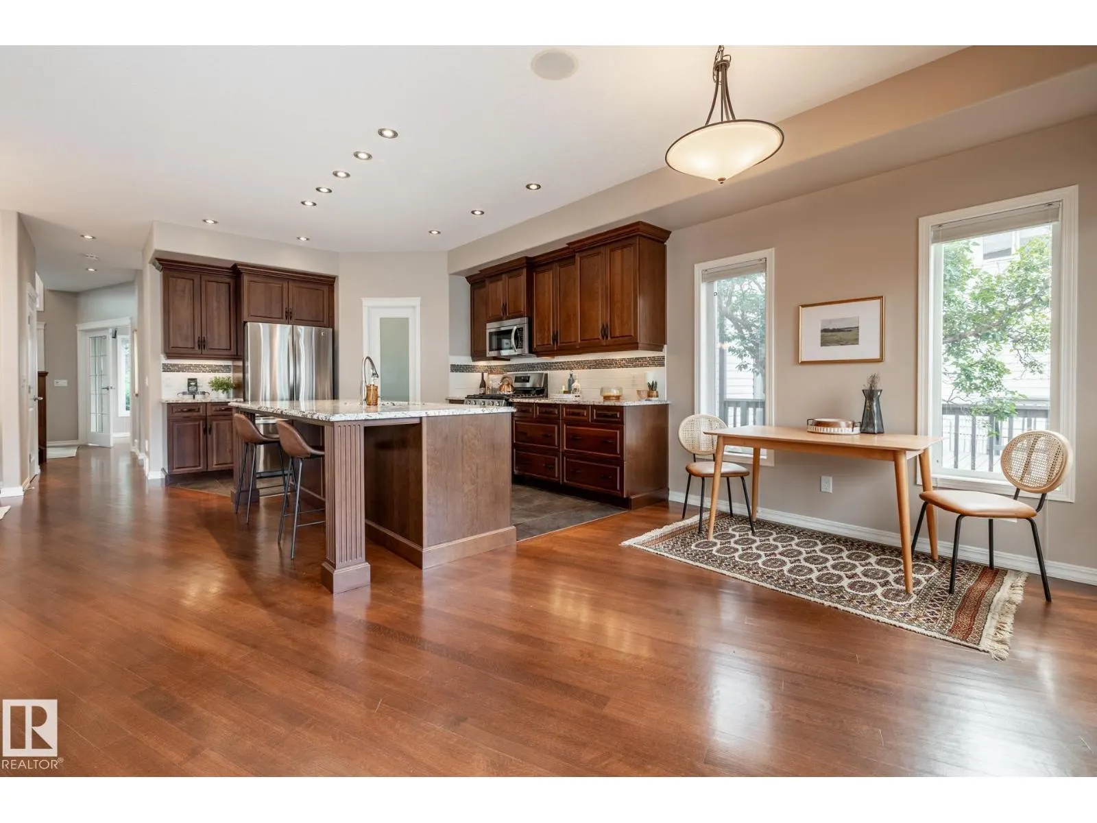 11122 52 ST NW