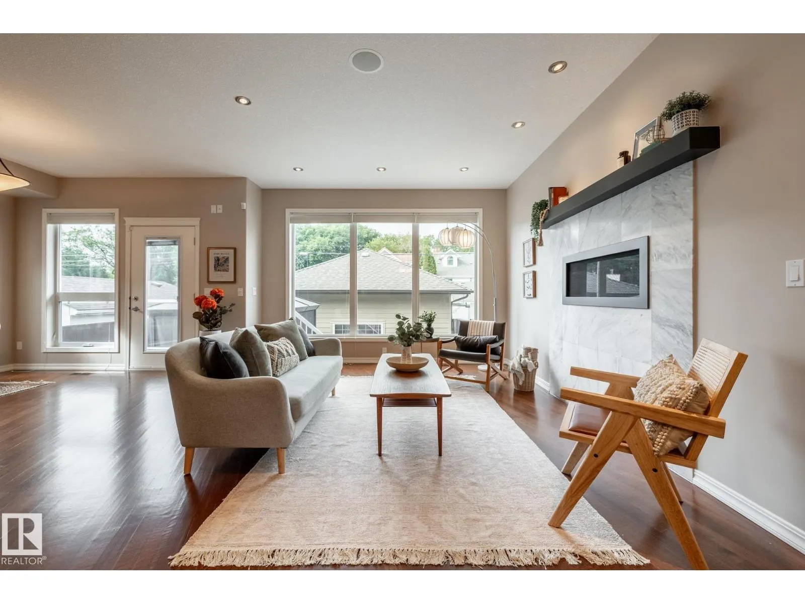 11122 52 ST NW