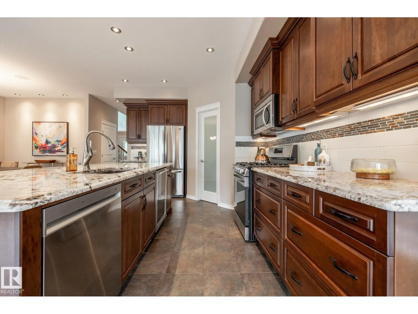 11122 52 ST NW