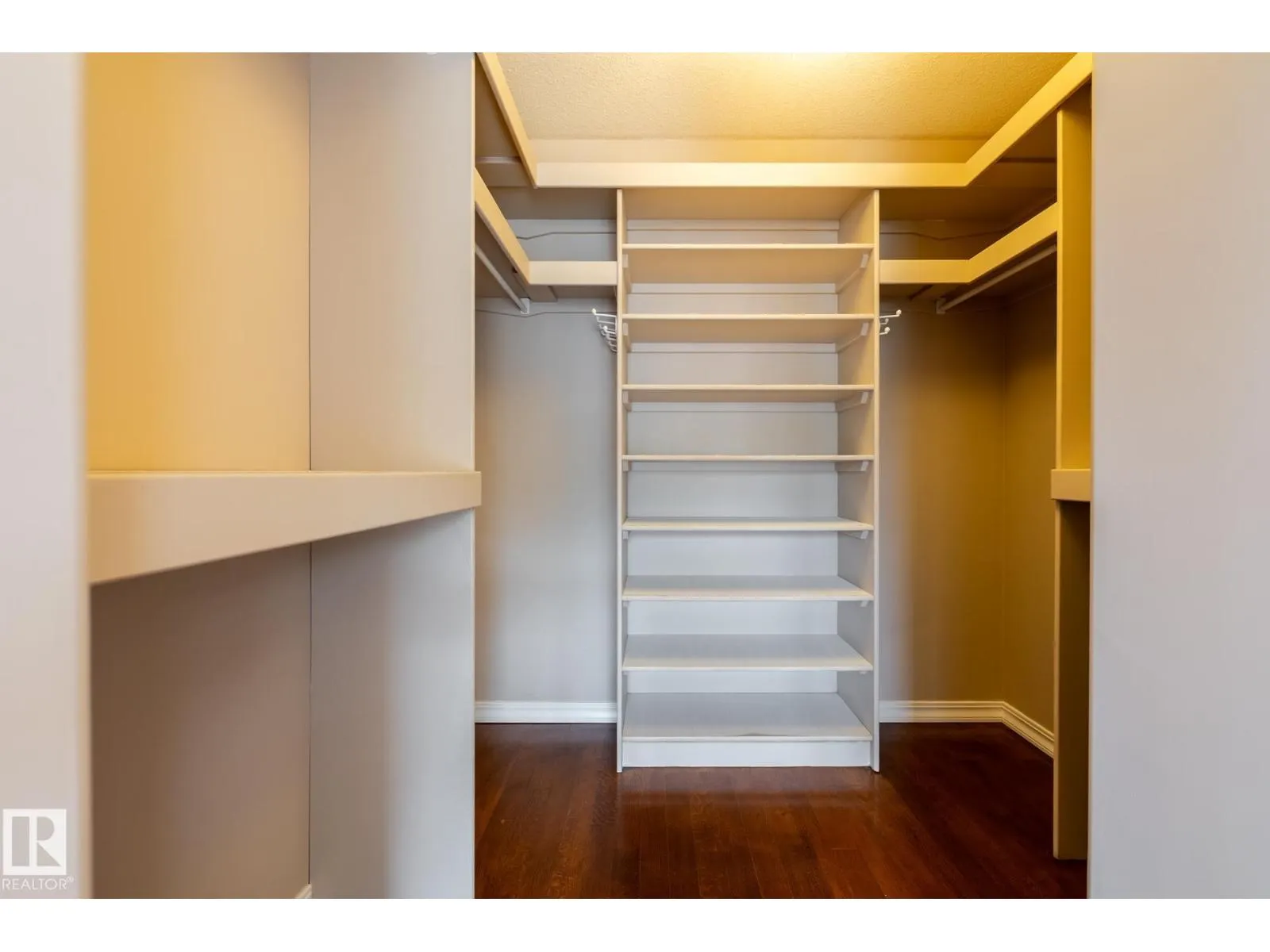 11122 52 ST NW