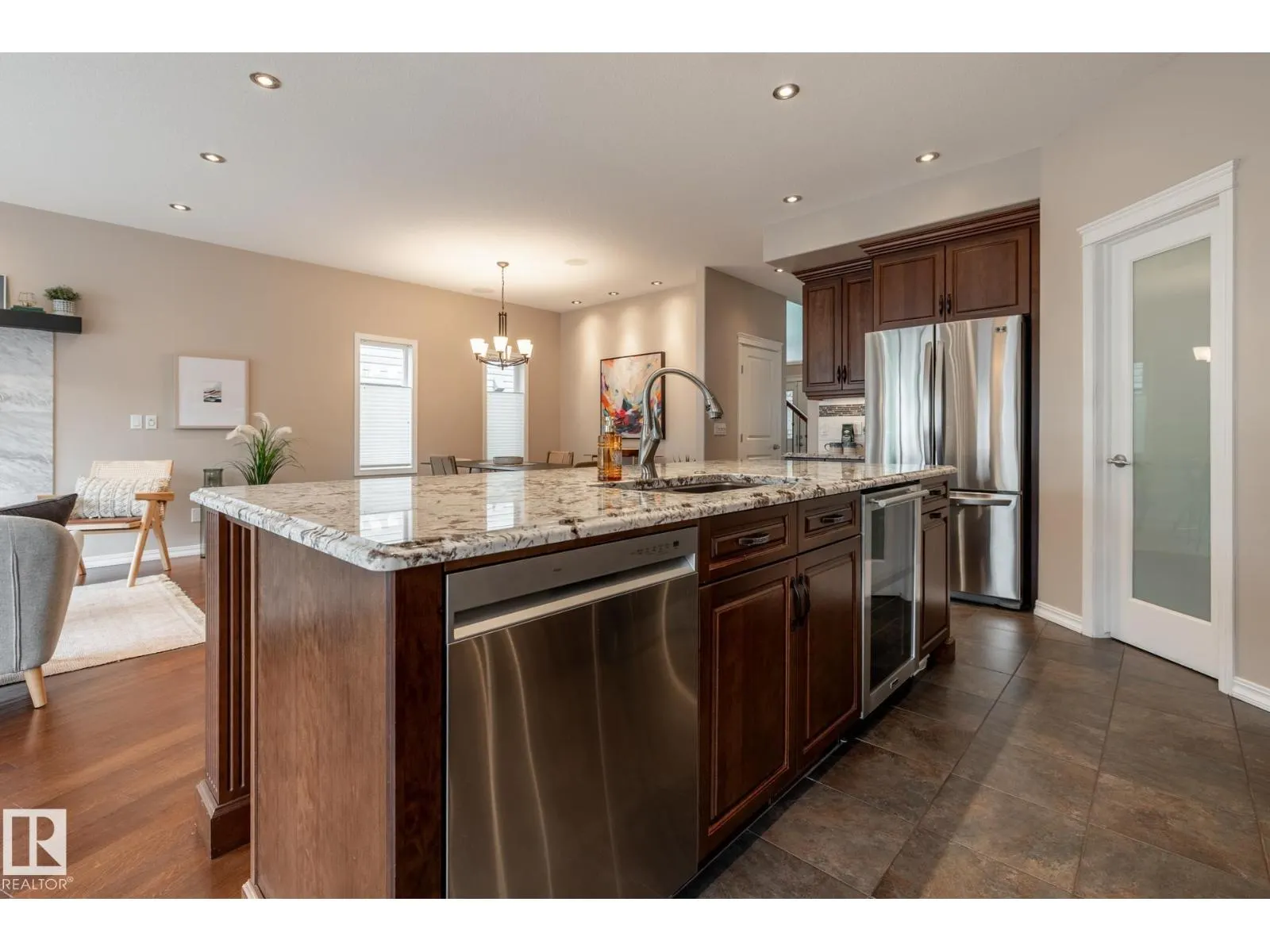 11122 52 ST NW