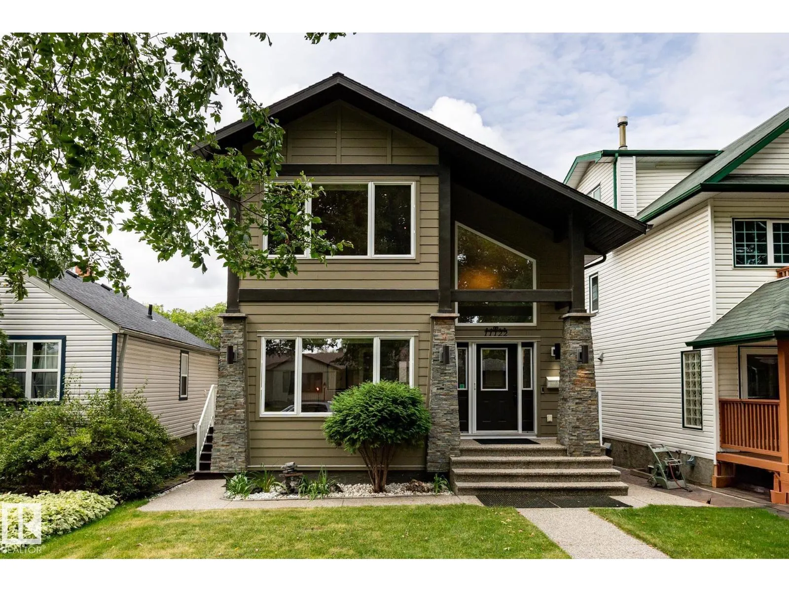 11122 52 ST NW