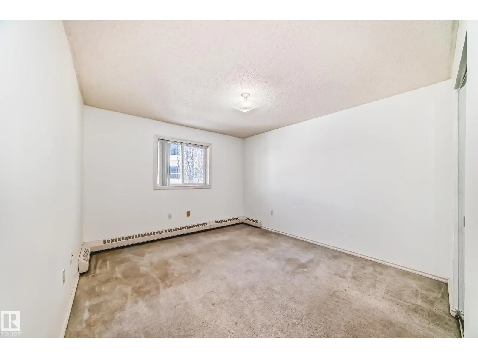#320 9620 174 ST NW