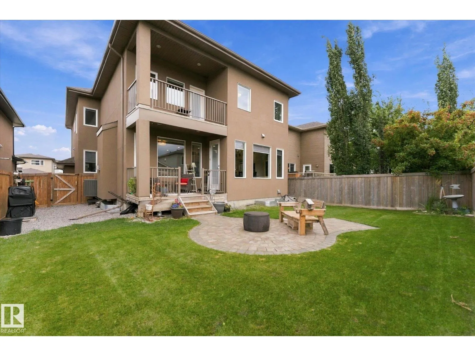 4 LAKESHORE CV