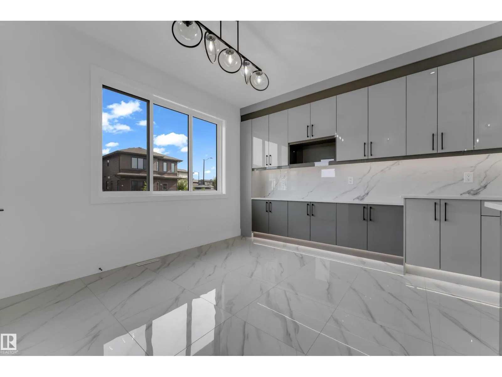 202 Linden LO