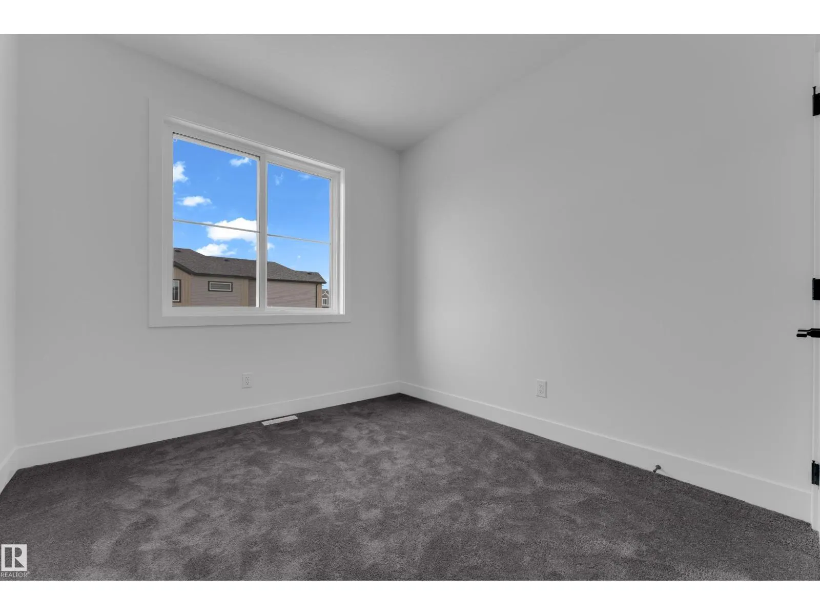 202 Linden LO