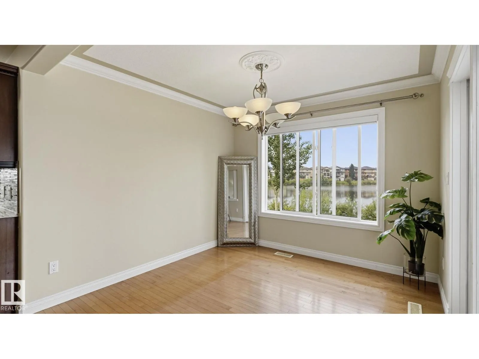 6116 53 AV