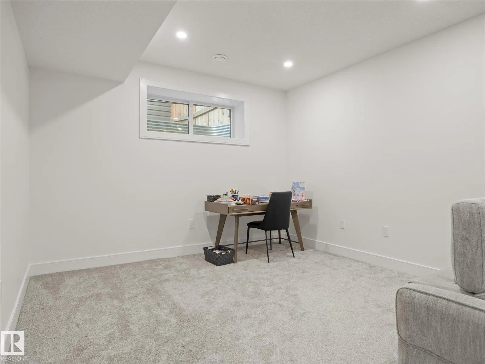 17 SAVOY CR