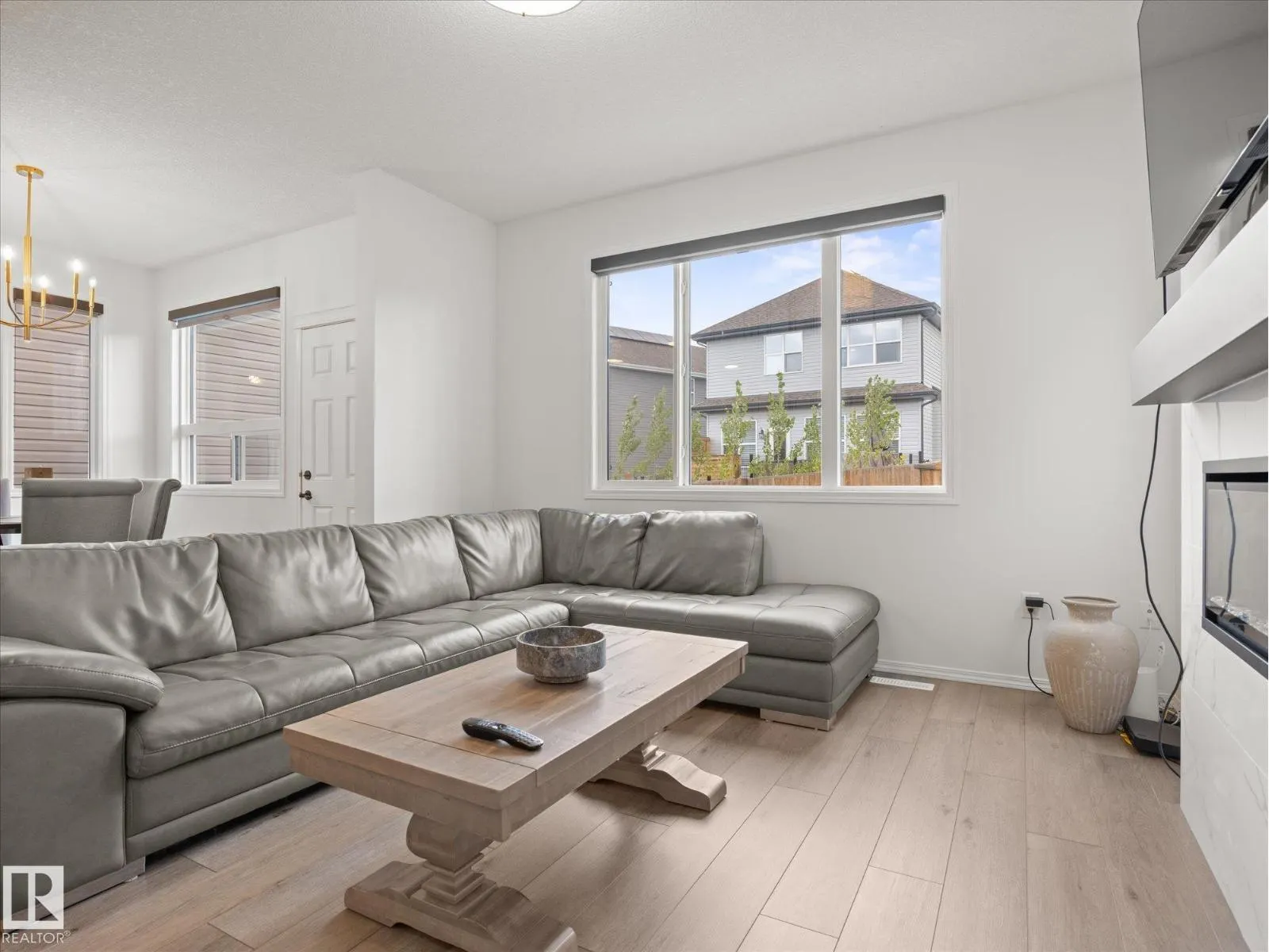 17 SAVOY CR