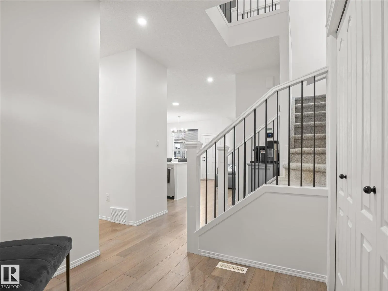 17 SAVOY CR