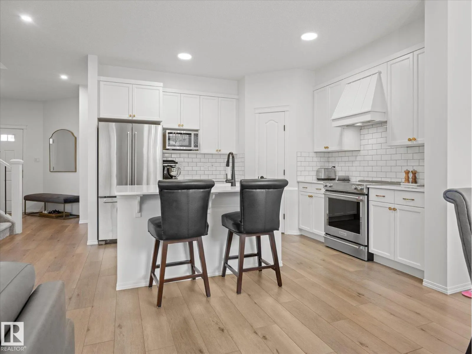 17 SAVOY CR