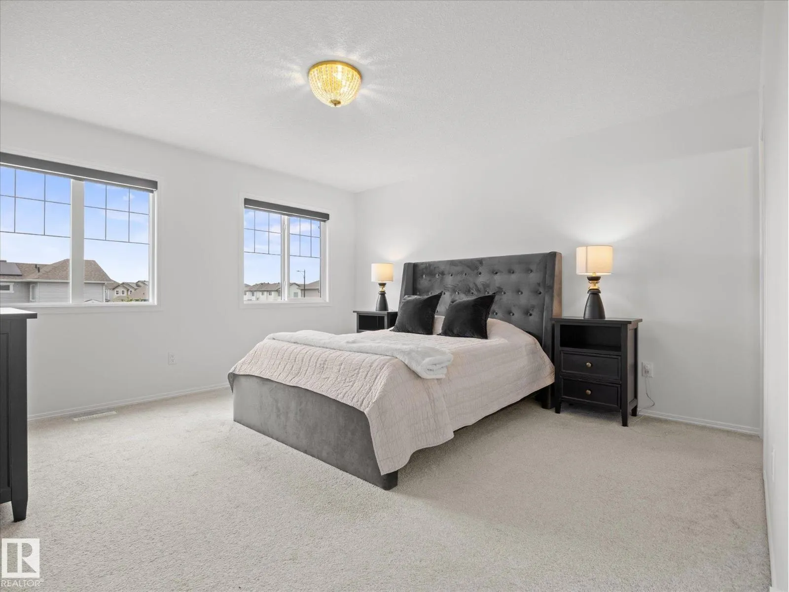 17 SAVOY CR