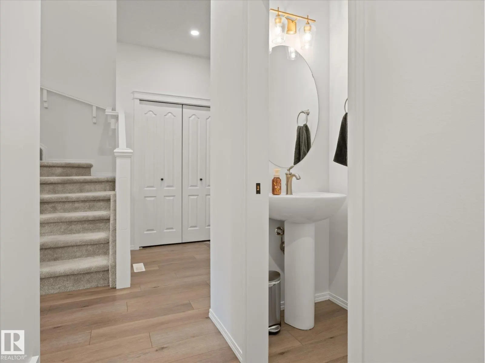 17 SAVOY CR