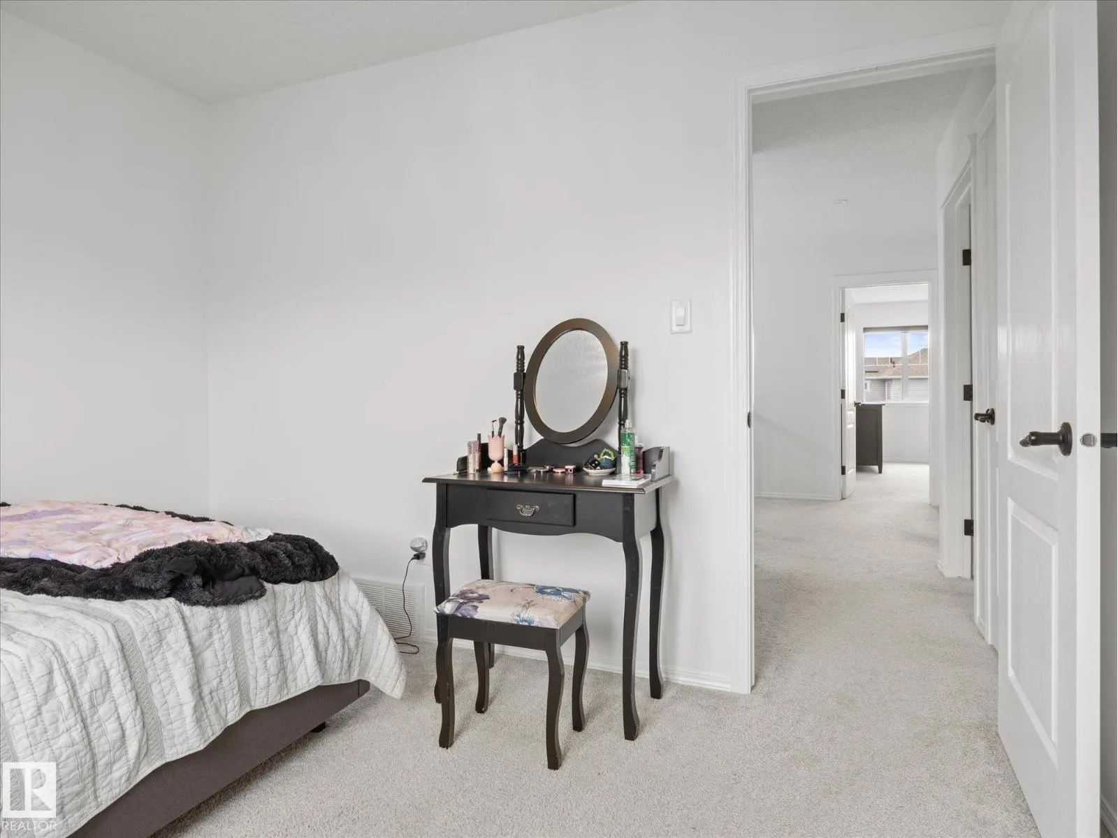 17 SAVOY CR