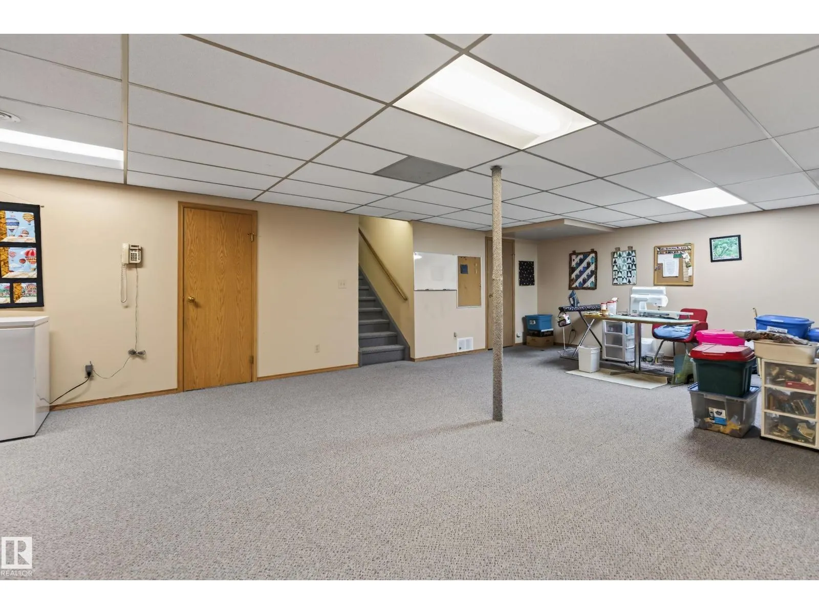 5712 123 AV NW
