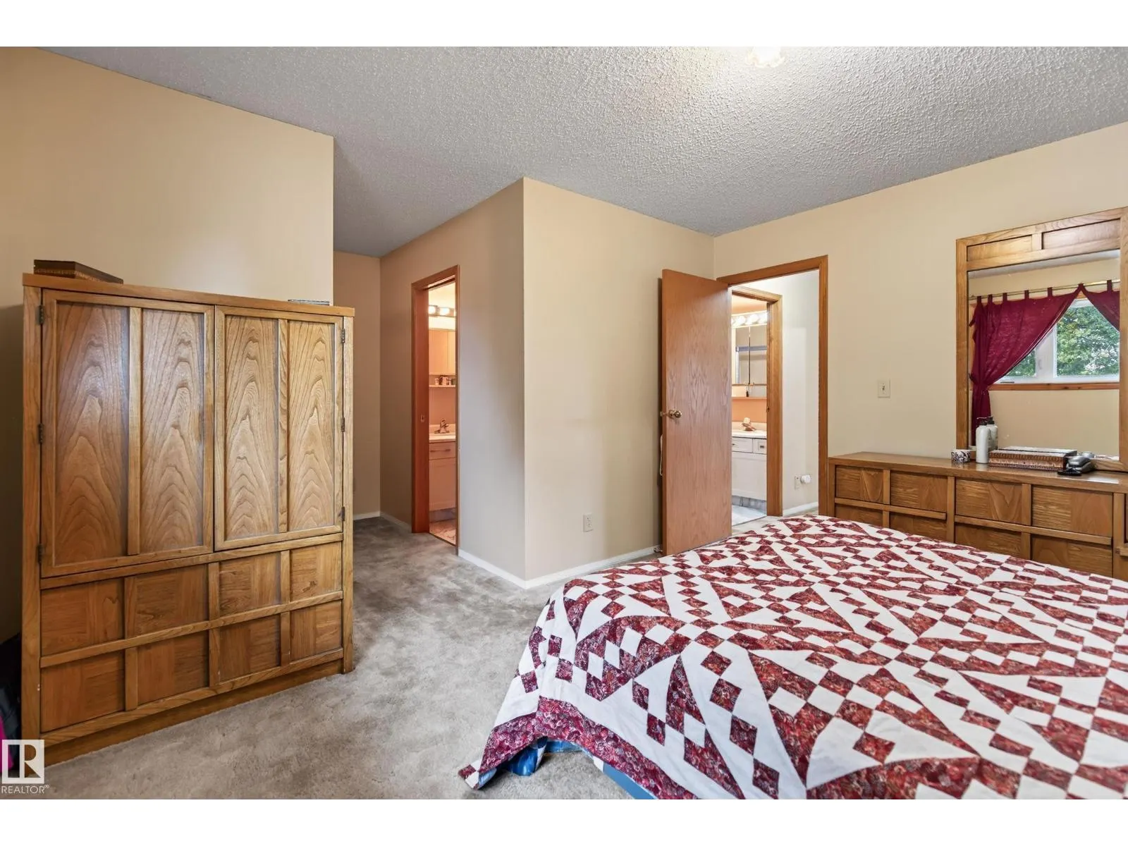 5712 123 AV NW