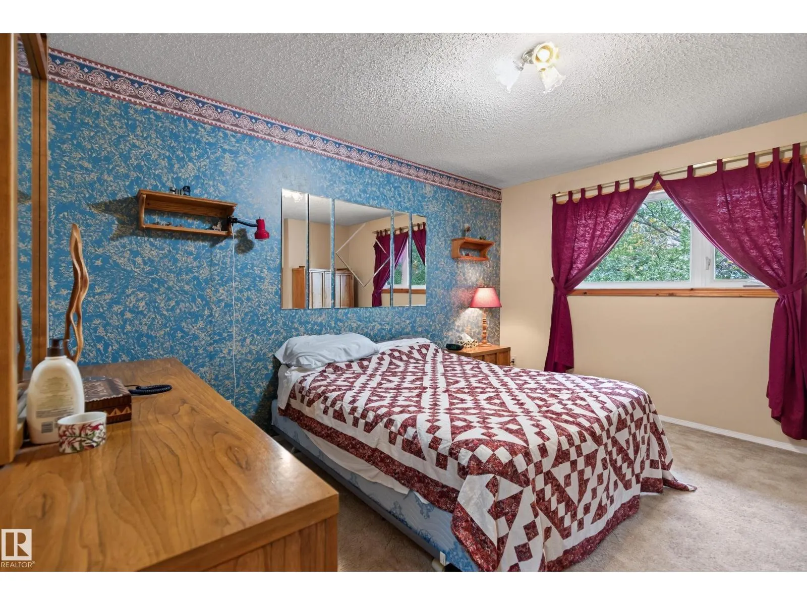 5712 123 AV NW