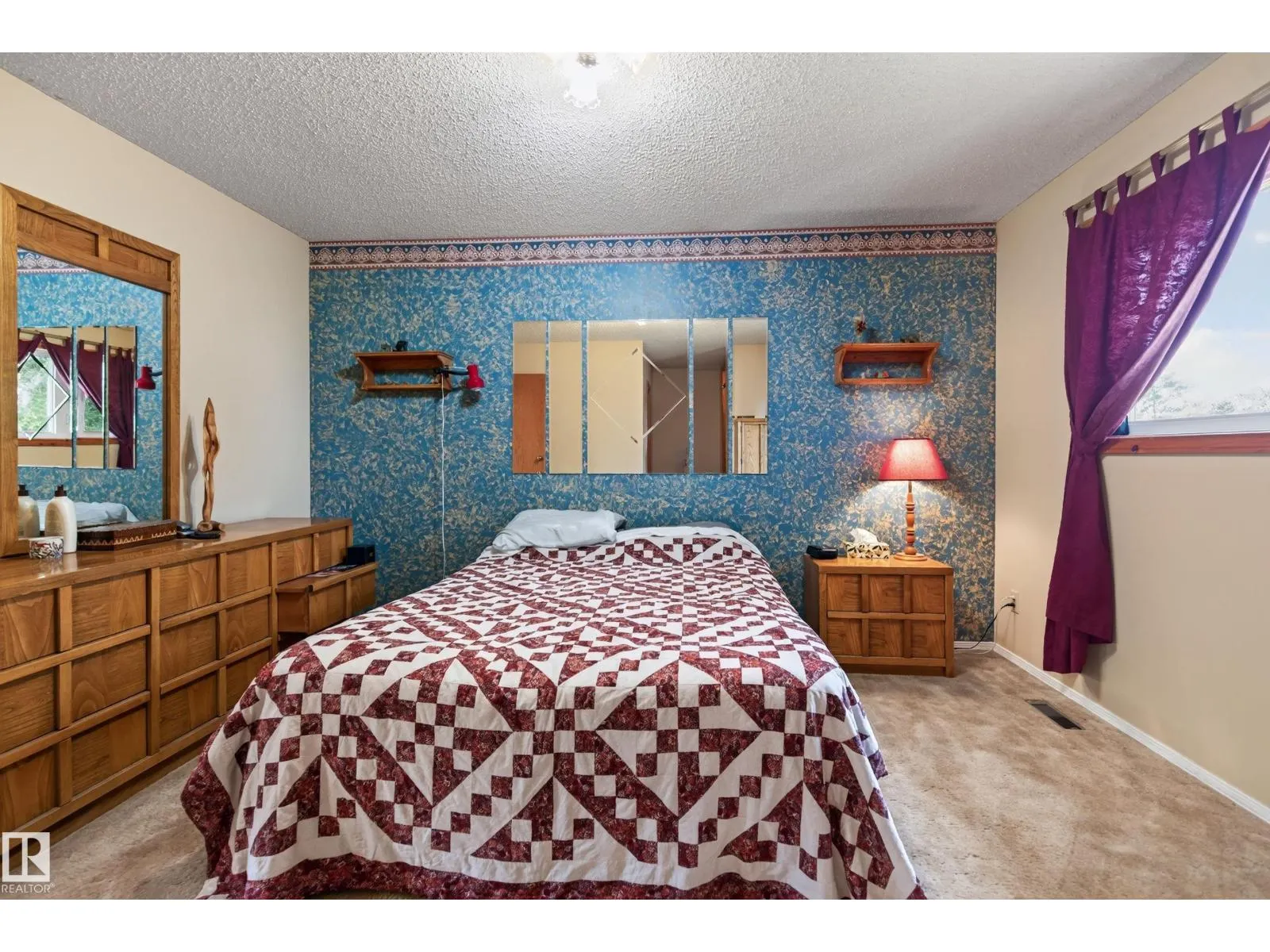5712 123 AV NW
