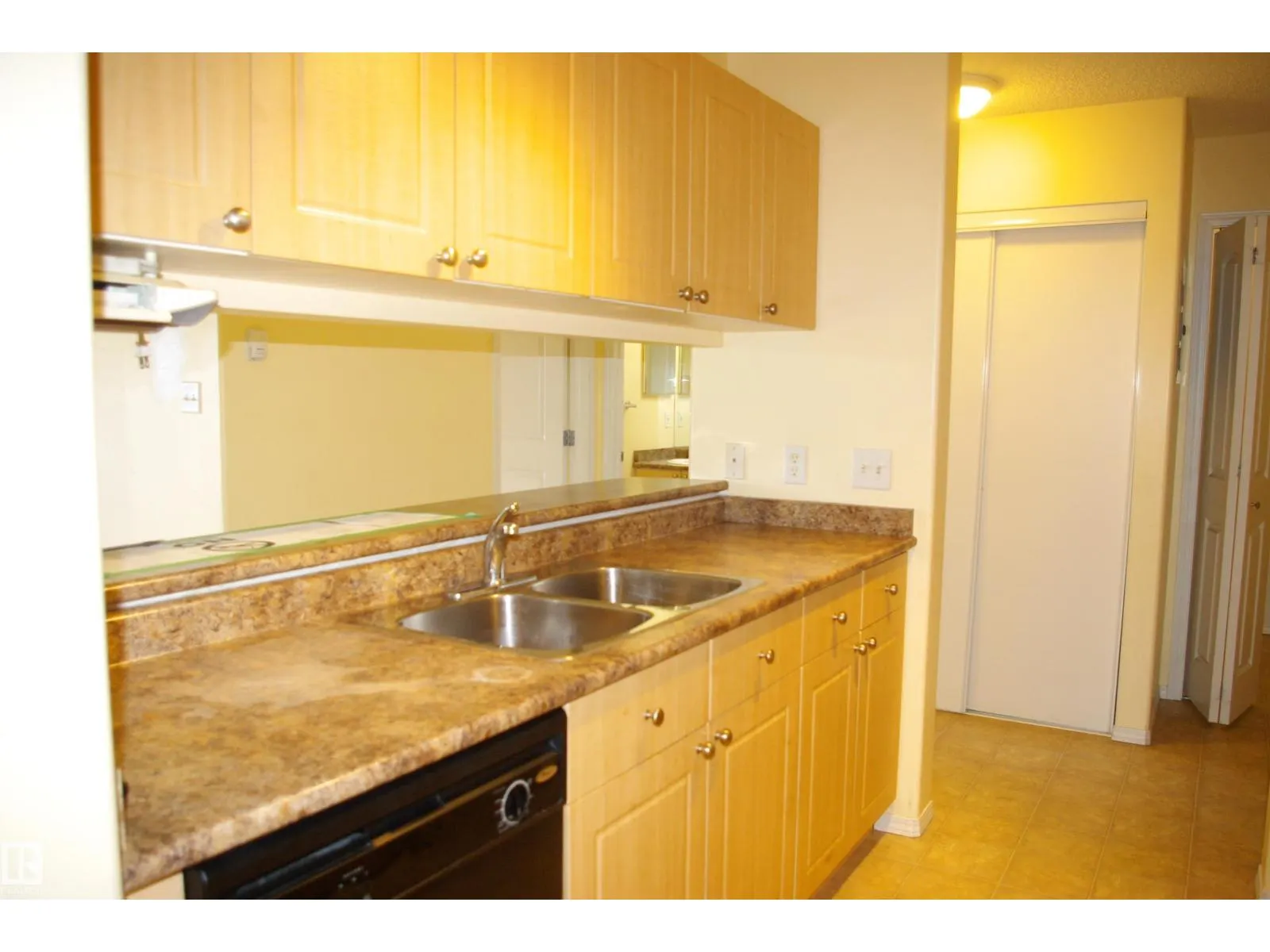#305 70 WOODSMERE