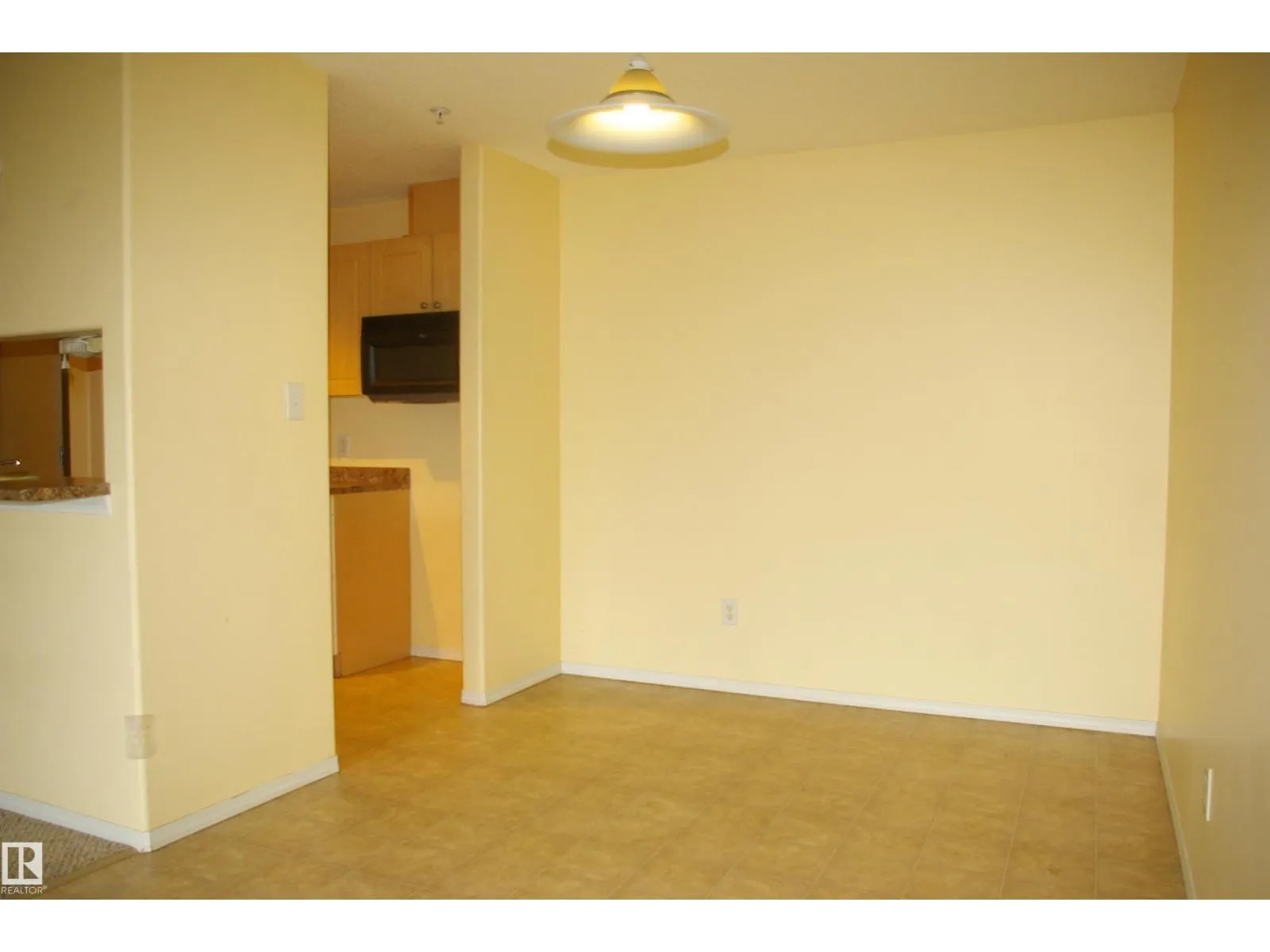 #305 70 WOODSMERE