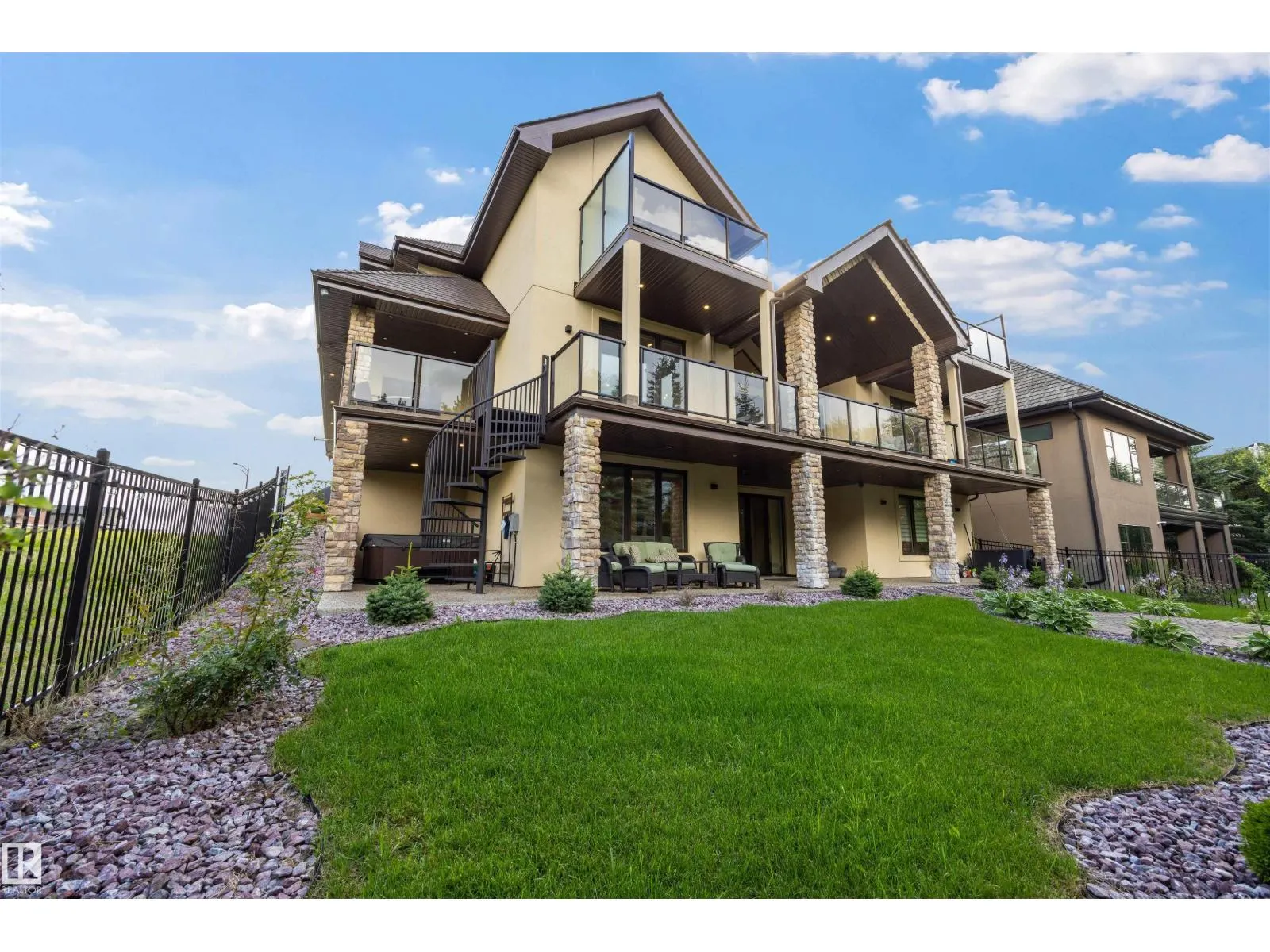 2793 WHEATON DR NW