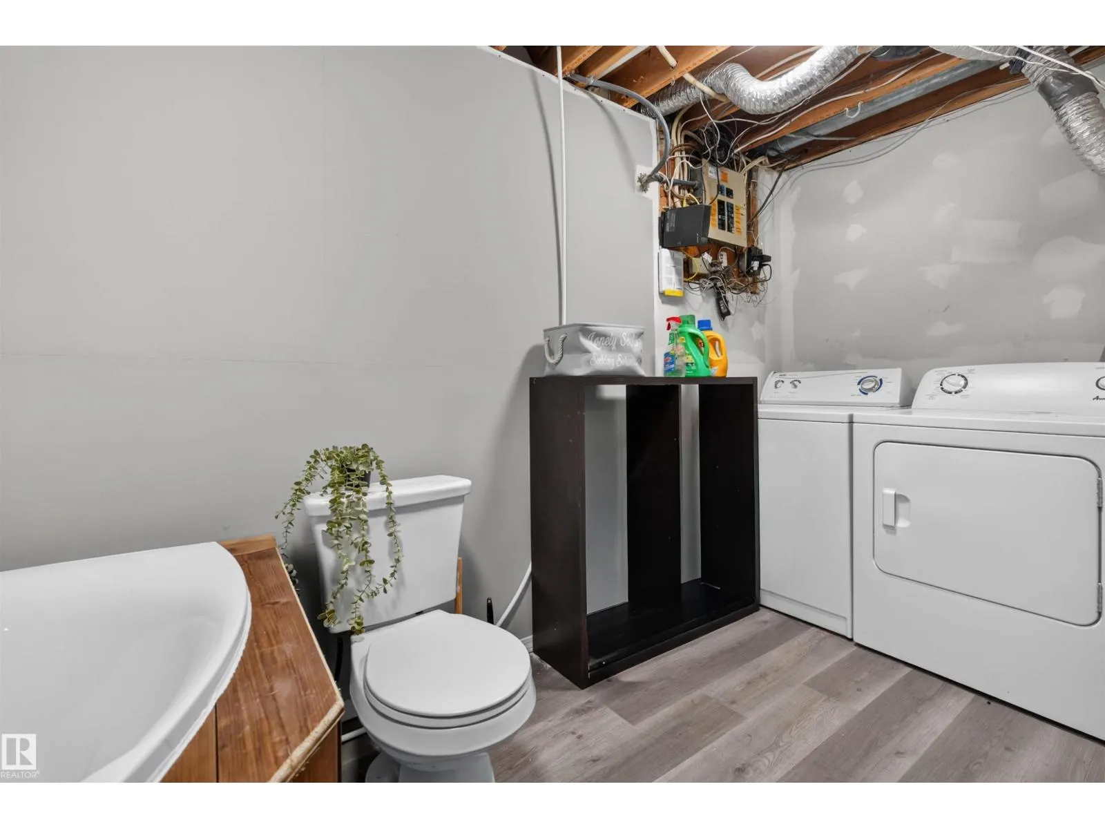 3606 44 ST