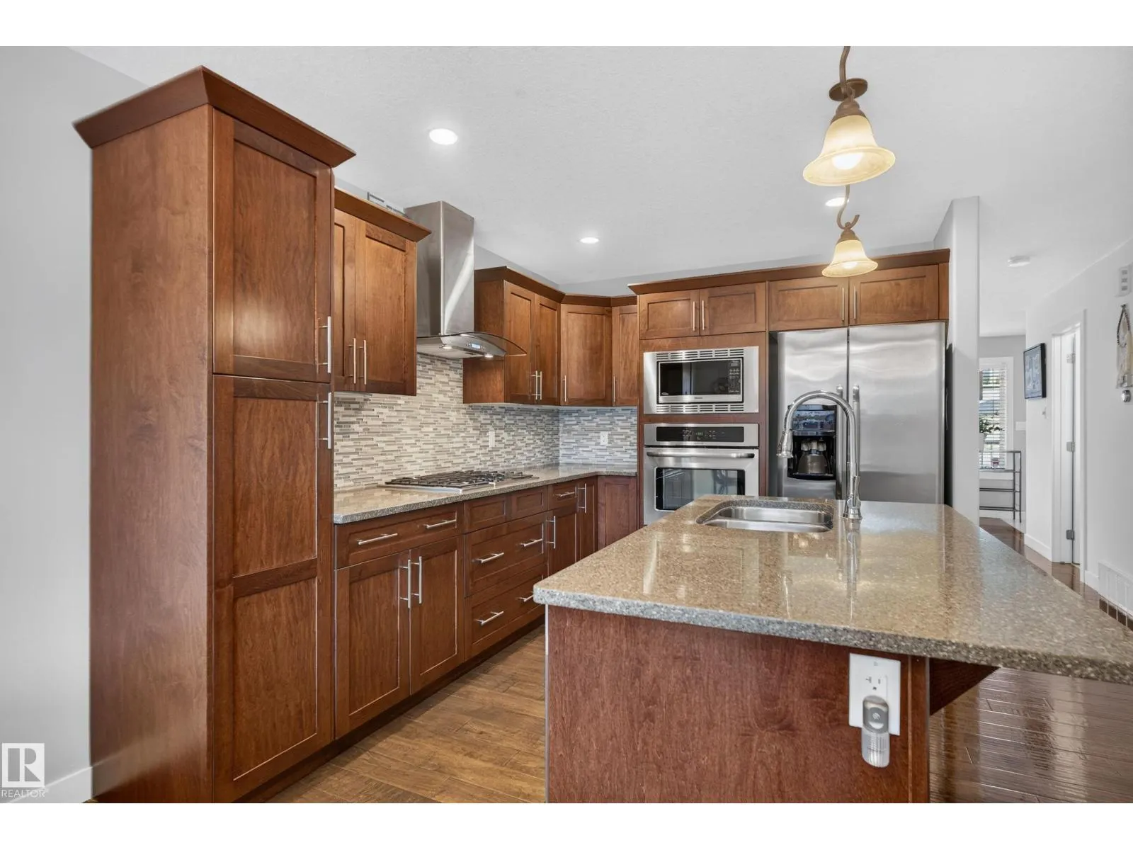 112 RICHMOND LI