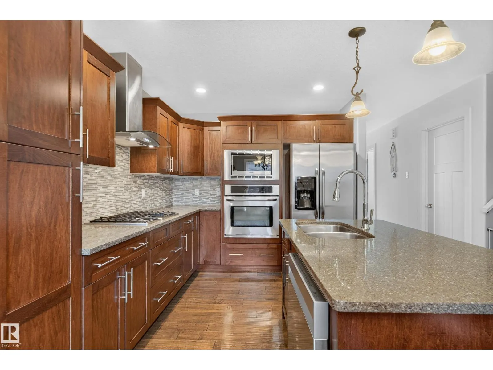 112 RICHMOND LI