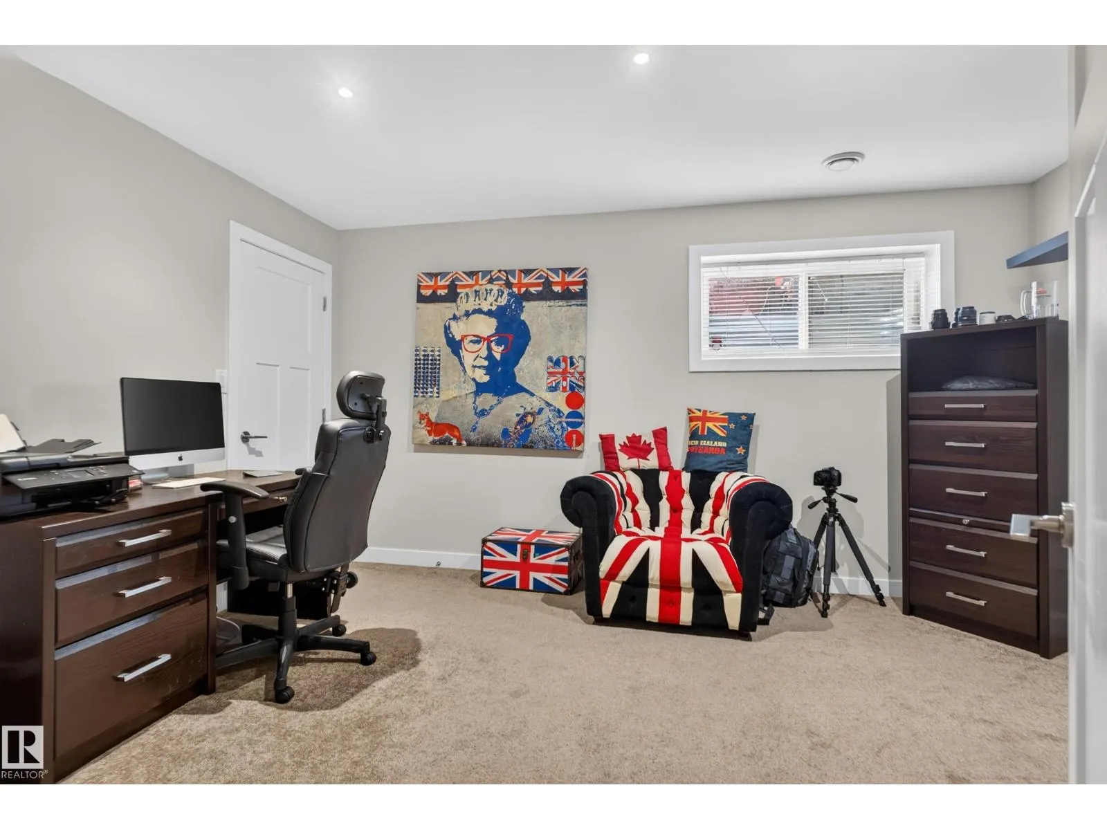 112 RICHMOND LI