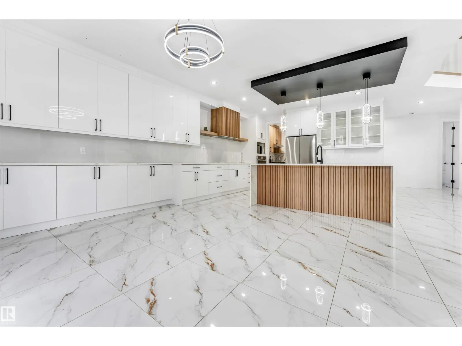 5904 SOLEIL BA