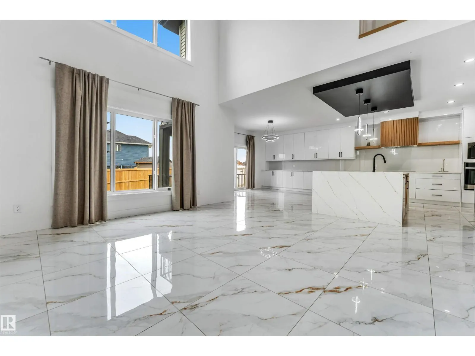 5904 SOLEIL BA