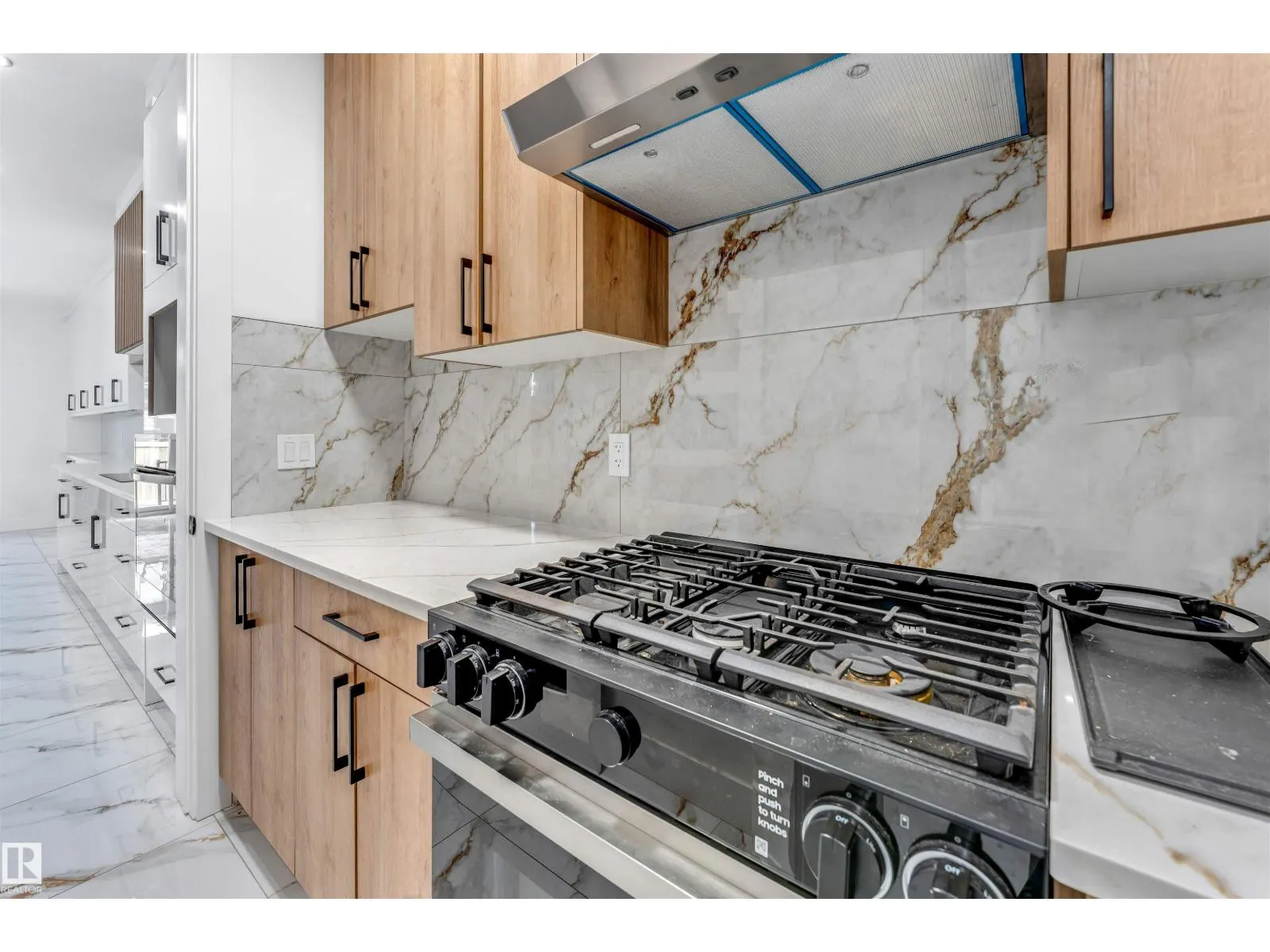 5904 SOLEIL BA