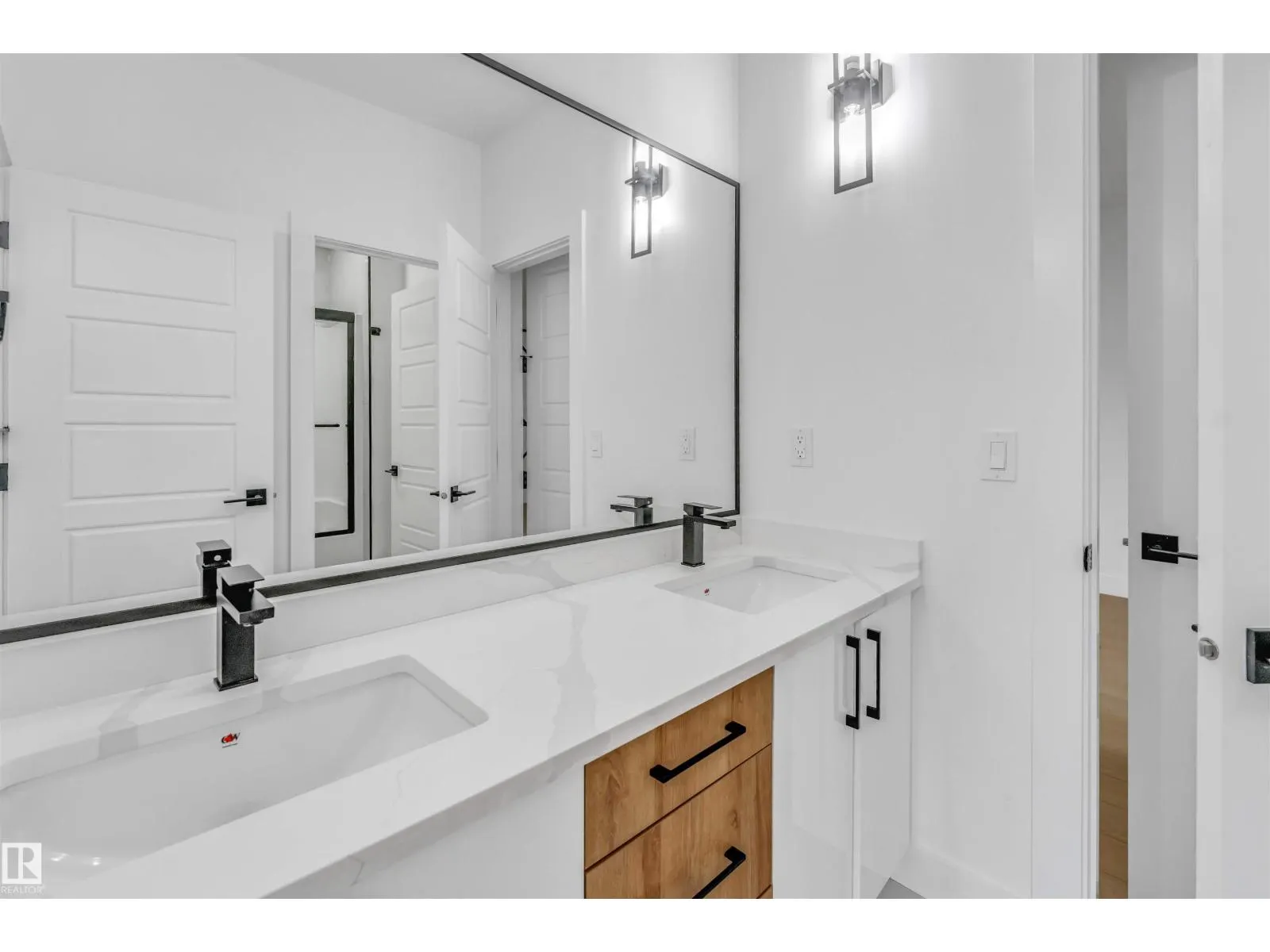 5904 SOLEIL BA
