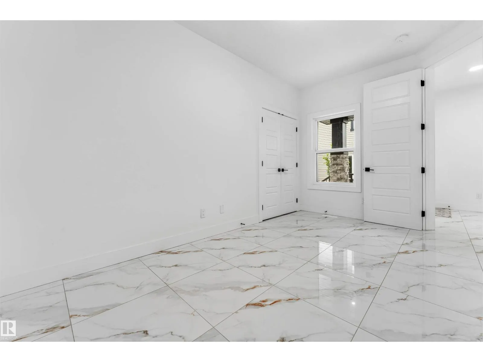 5904 SOLEIL BA