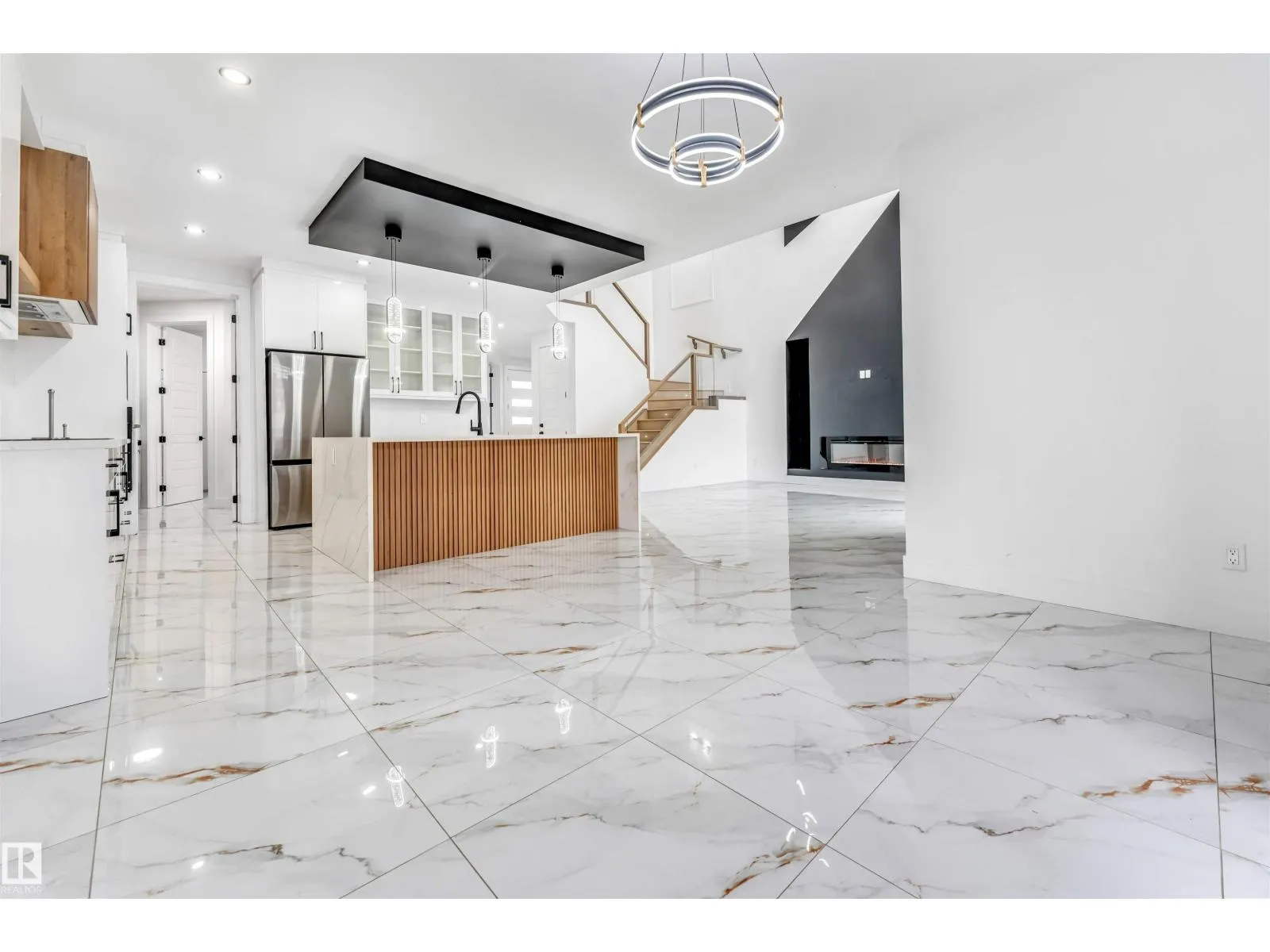5904 SOLEIL BA