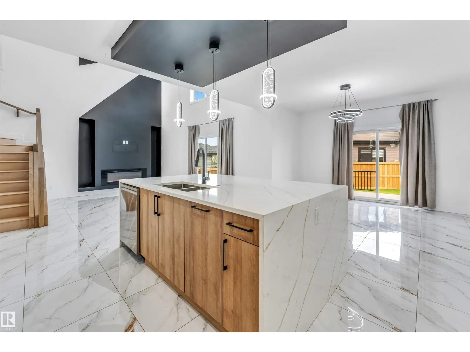 5904 SOLEIL BA