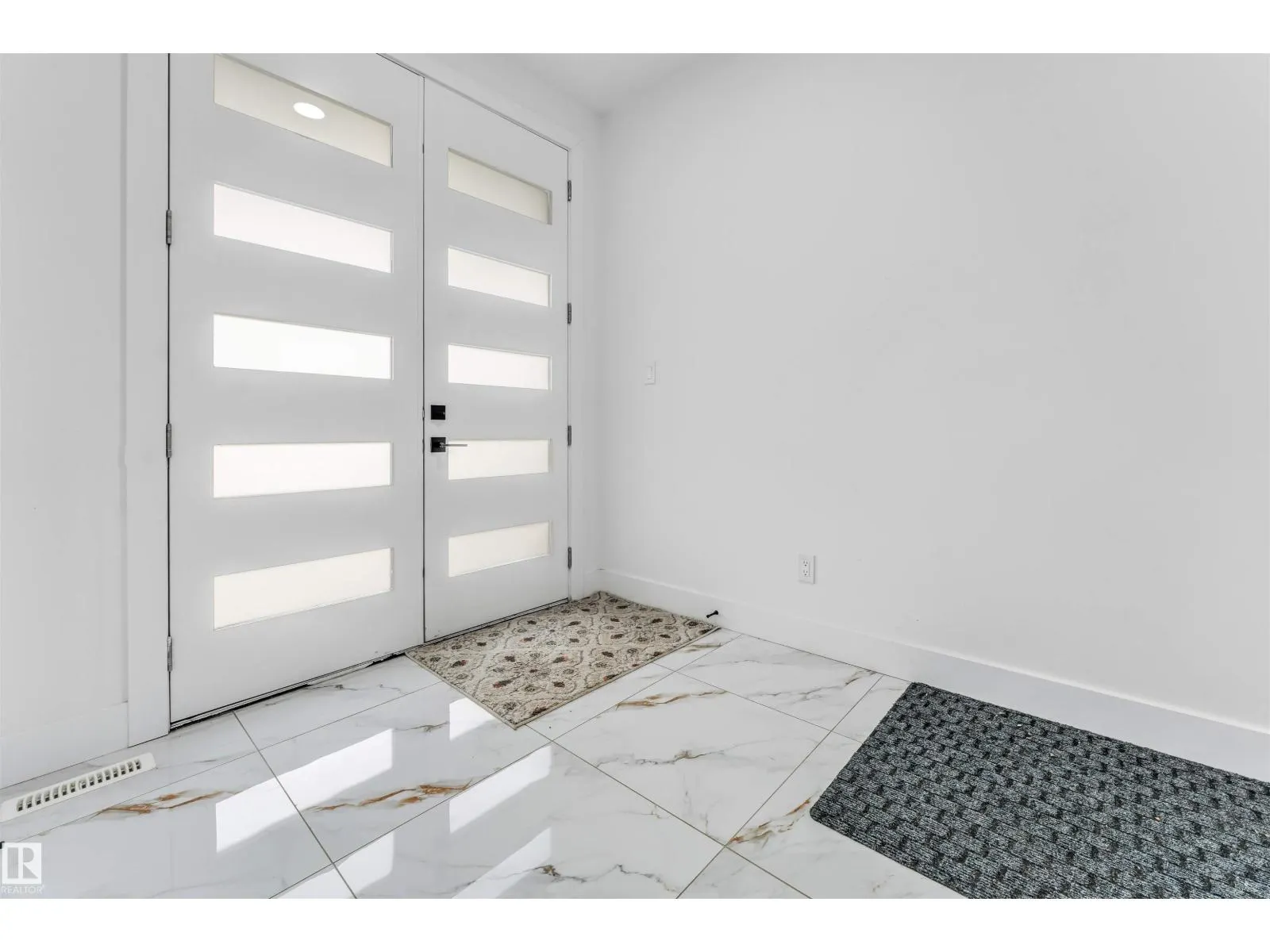 5904 SOLEIL BA
