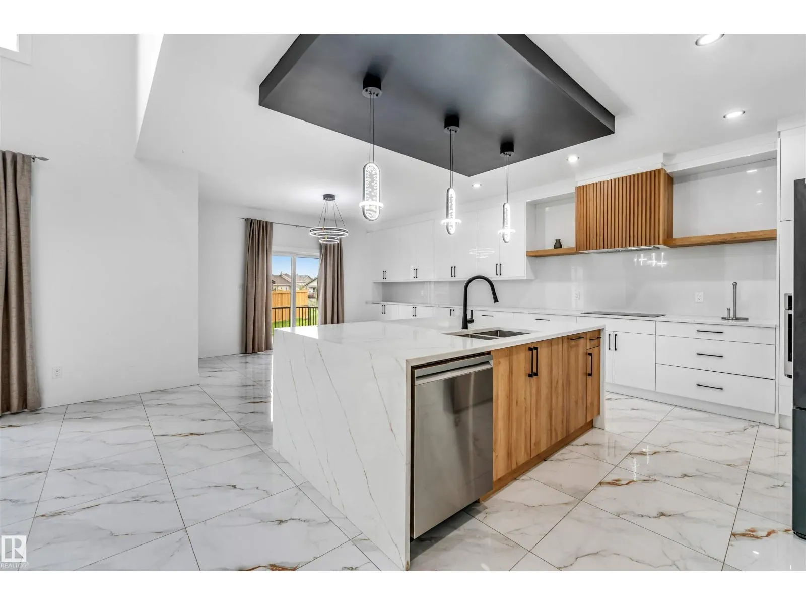 5904 SOLEIL BA