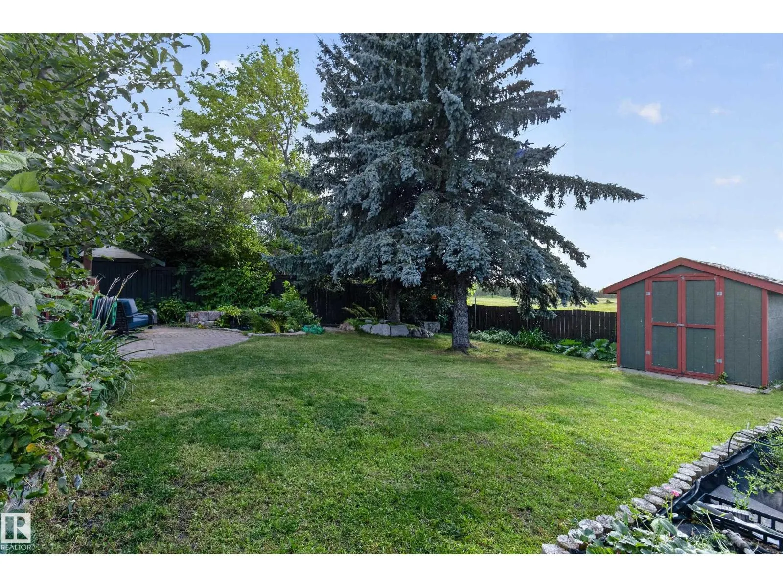 1042 PARKER DR