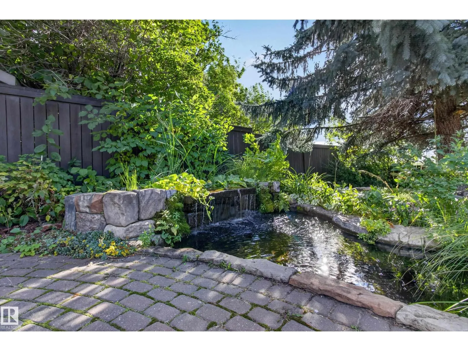1042 PARKER DR