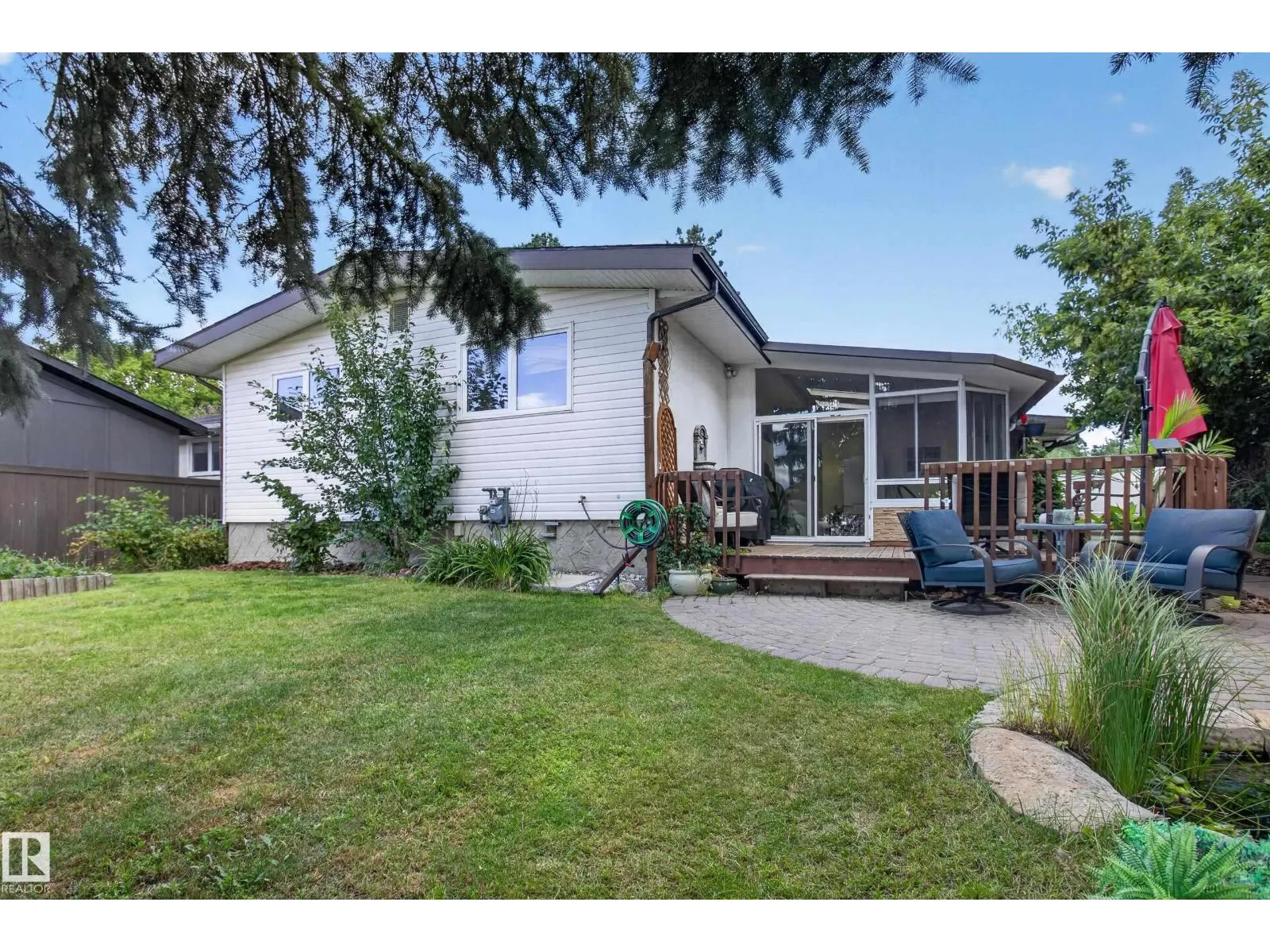 1042 PARKER DR