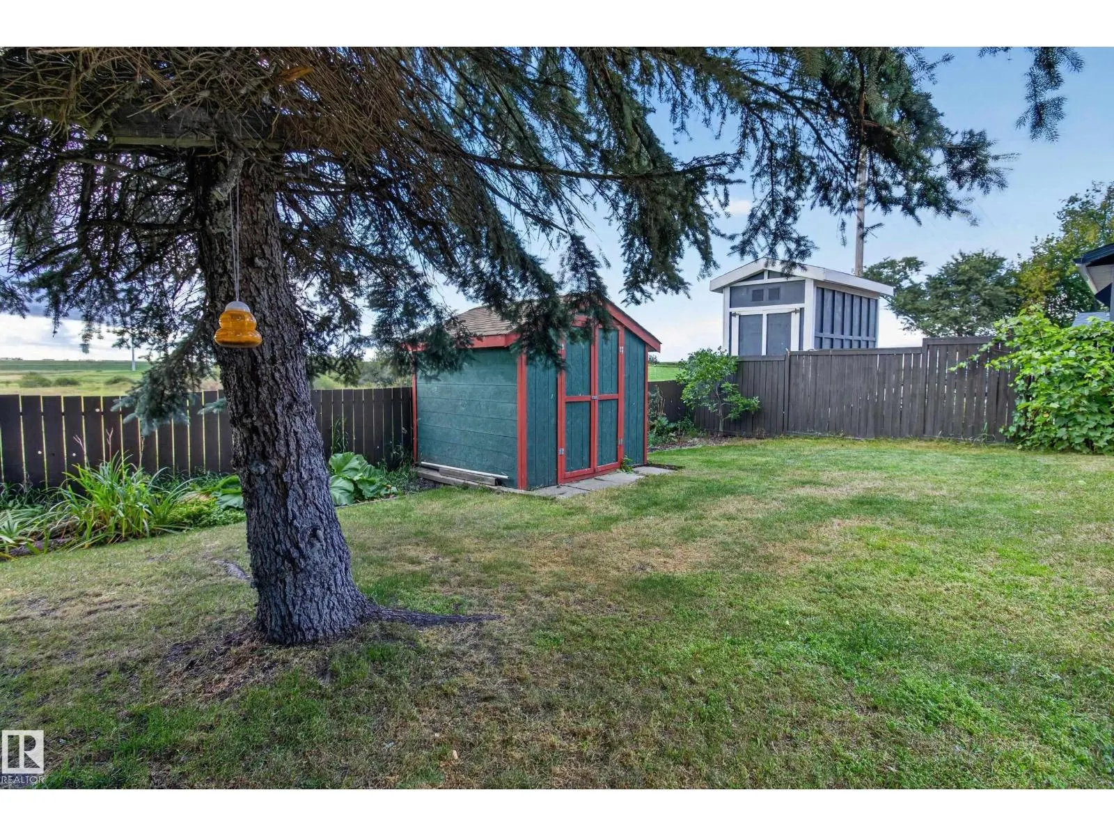 1042 PARKER DR