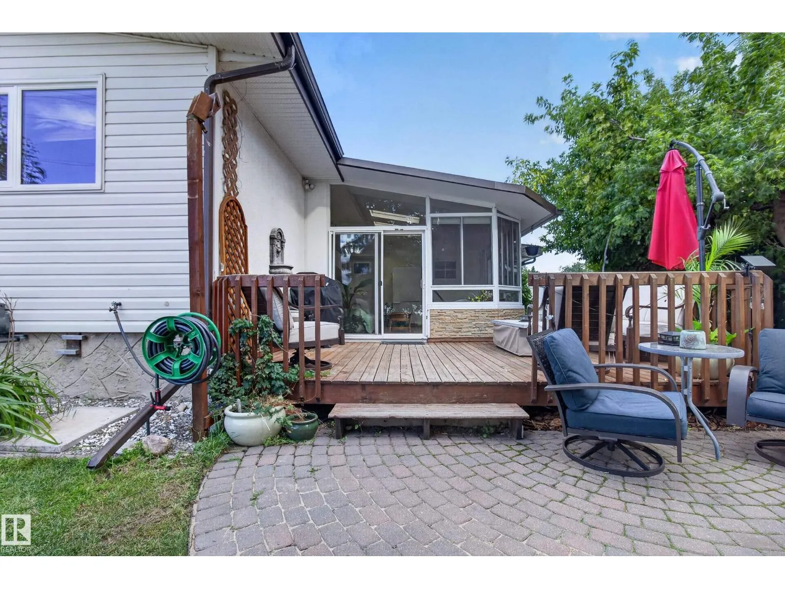 1042 PARKER DR