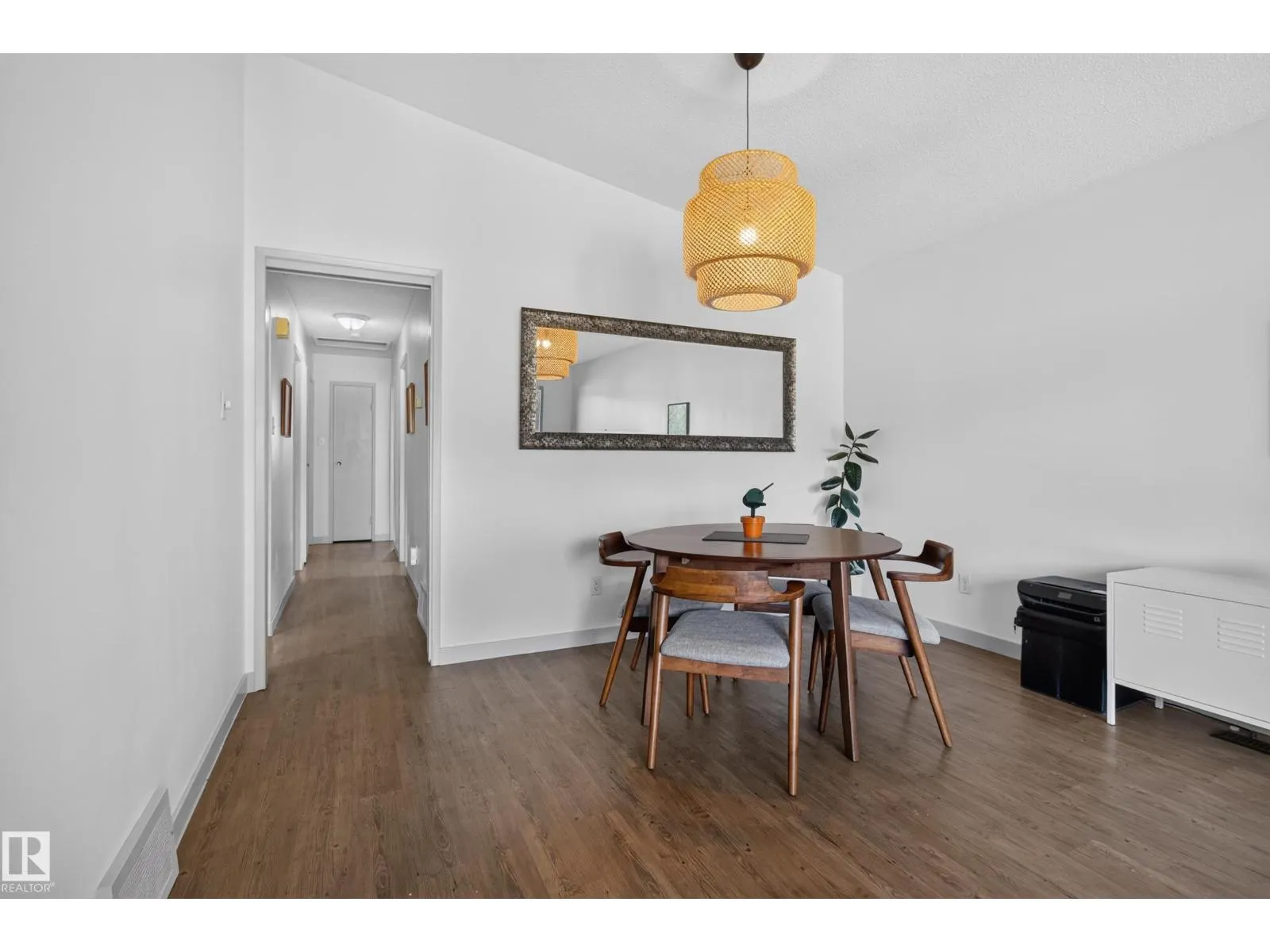 1042 PARKER DR
