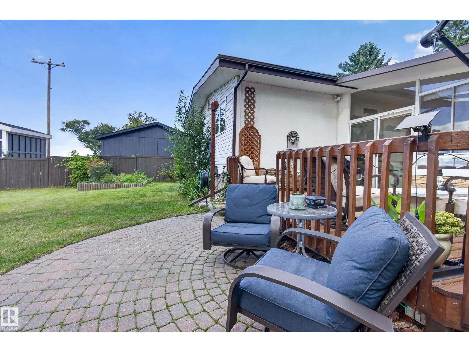 1042 PARKER DR