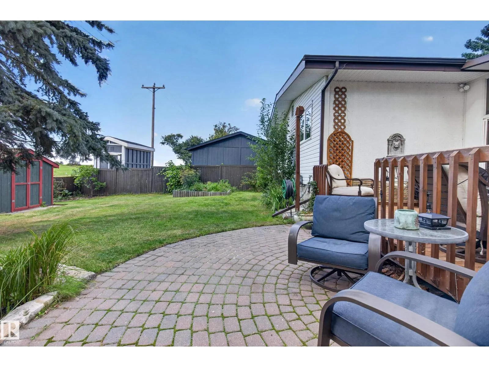 1042 PARKER DR