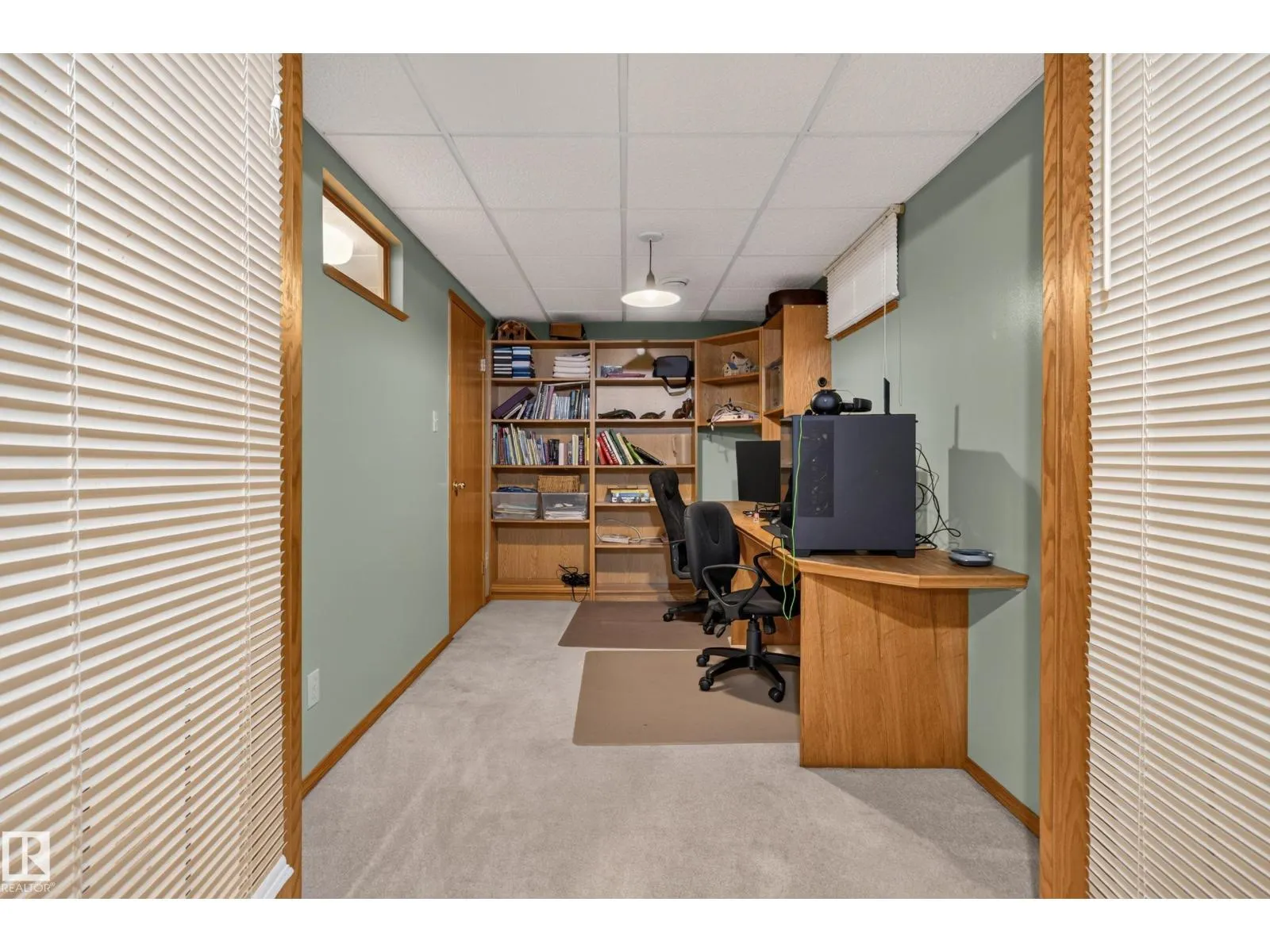 1042 PARKER DR